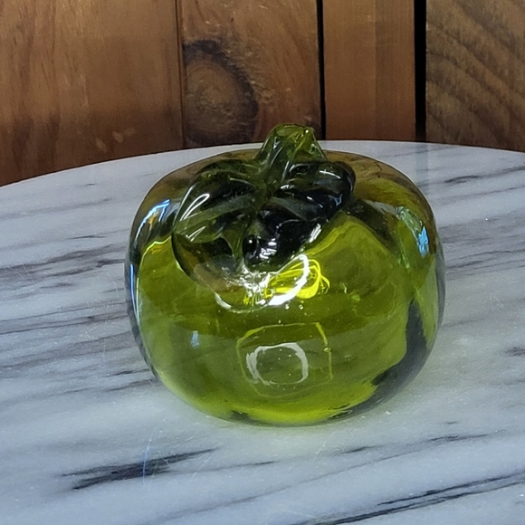 Amber Glass Apple - Picture 3 of 12